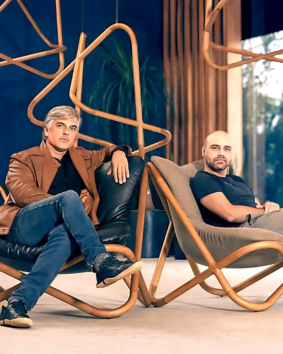 Retrato de Lattoog, dupla de designers